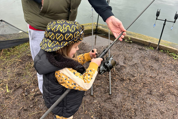 'No Sheep' Bucket Hat in Black (field tester)